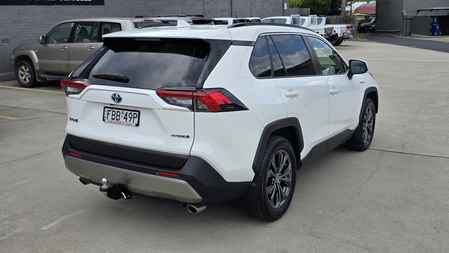 2023 Toyota Rav4 Hybrid - Image 16