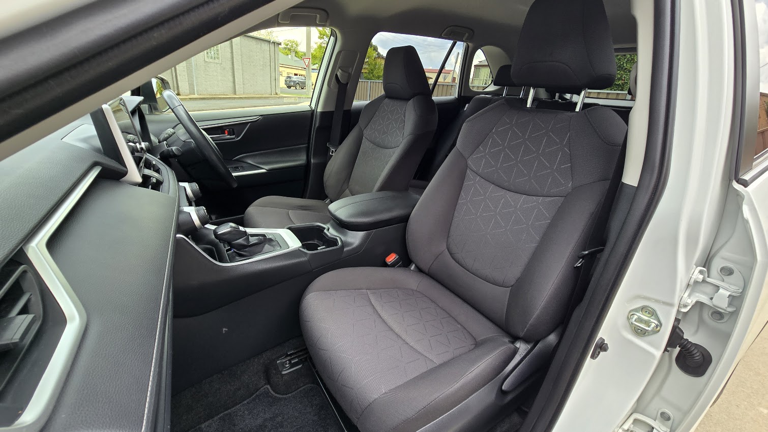 2023 Toyota Rav4 Hybrid - Image 21