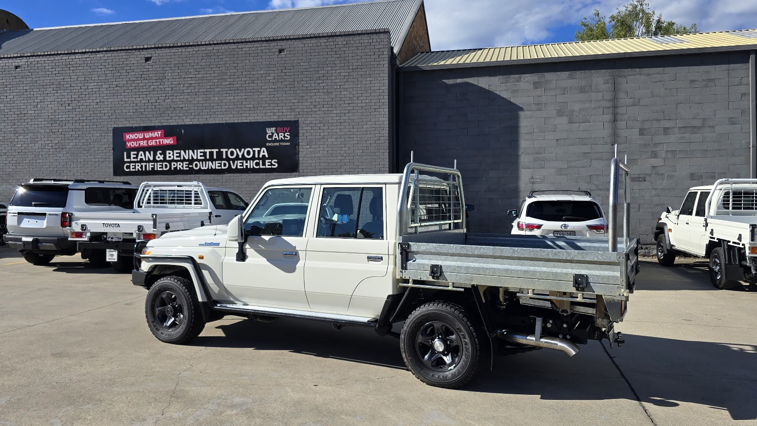 2022 Toyota LandCruiser Military - Image 14