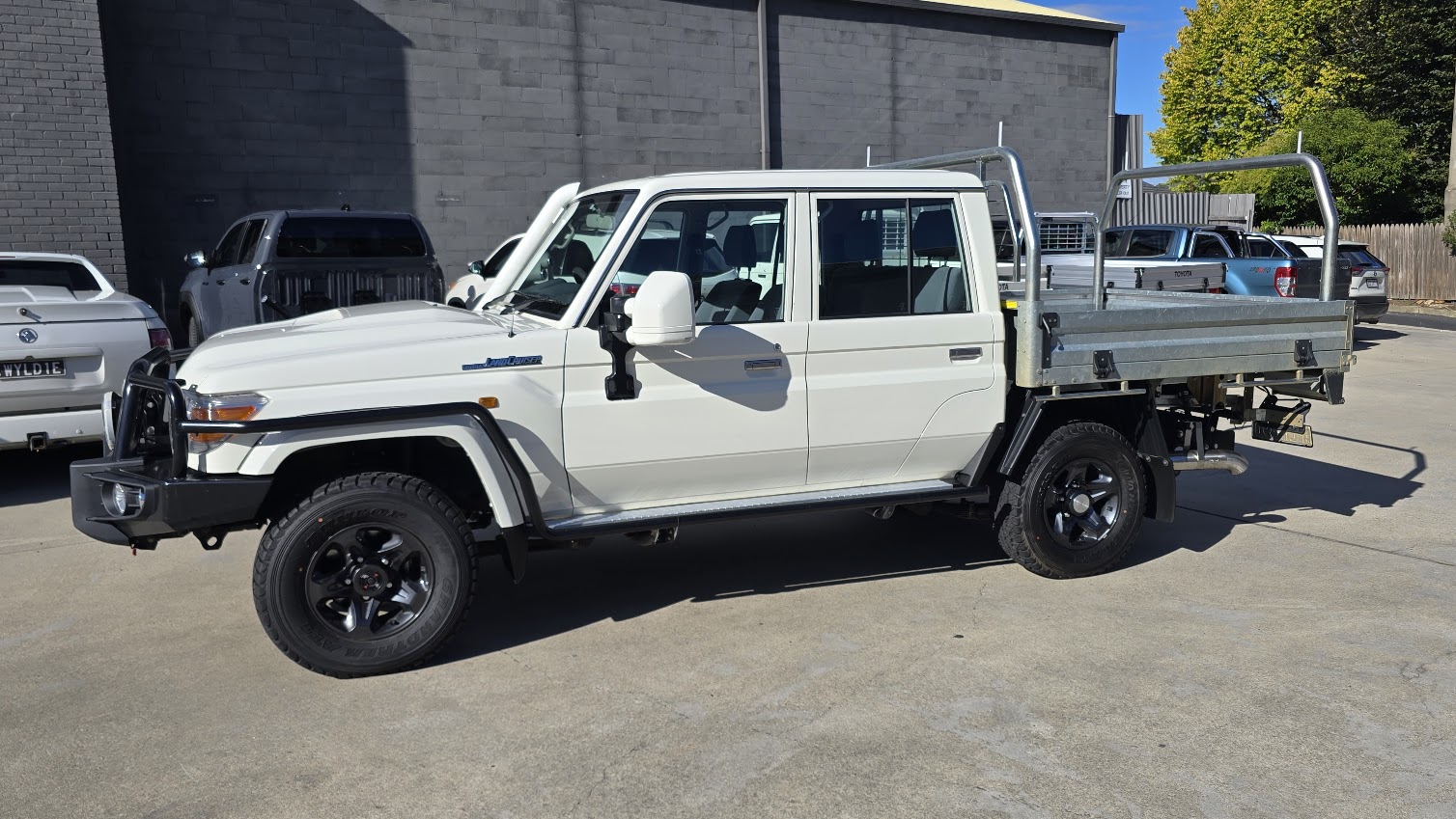 2022 Toyota LandCruiser Military - Image 15