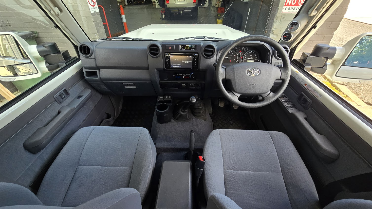 2022 Toyota LandCruiser Military - Image 2