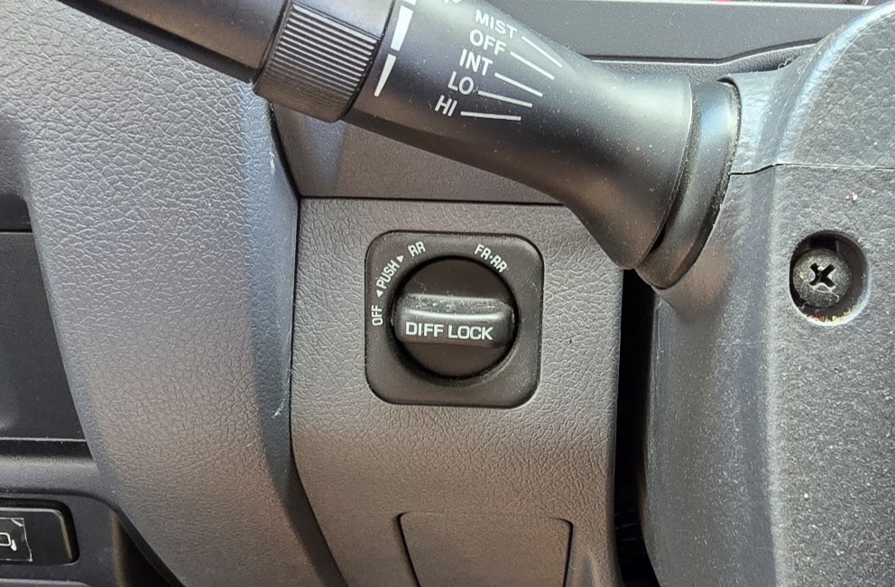 2022 Toyota LandCruiser Military - Image 23