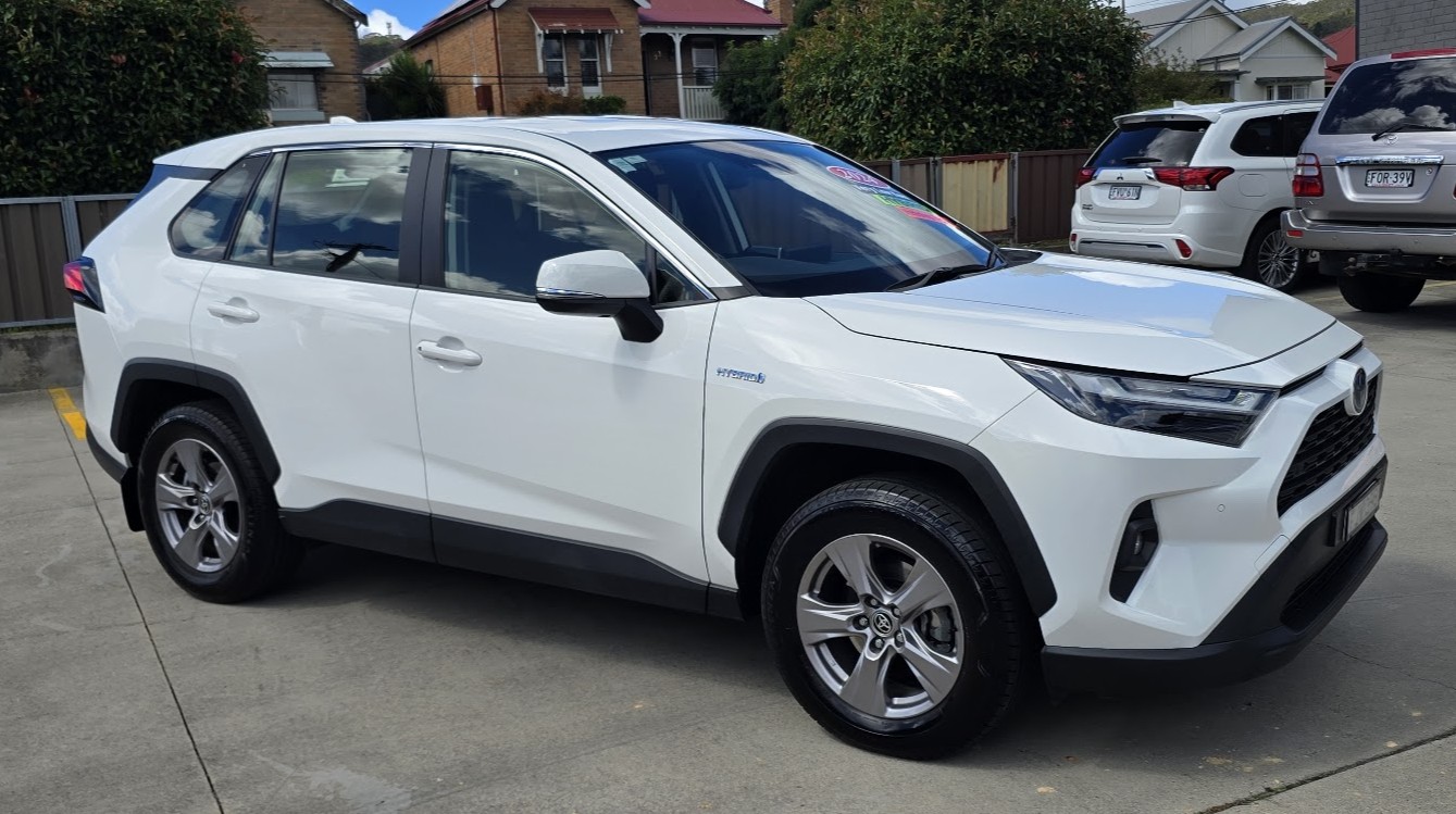 2024 Toyota Rav4 Hybrid - Image 2