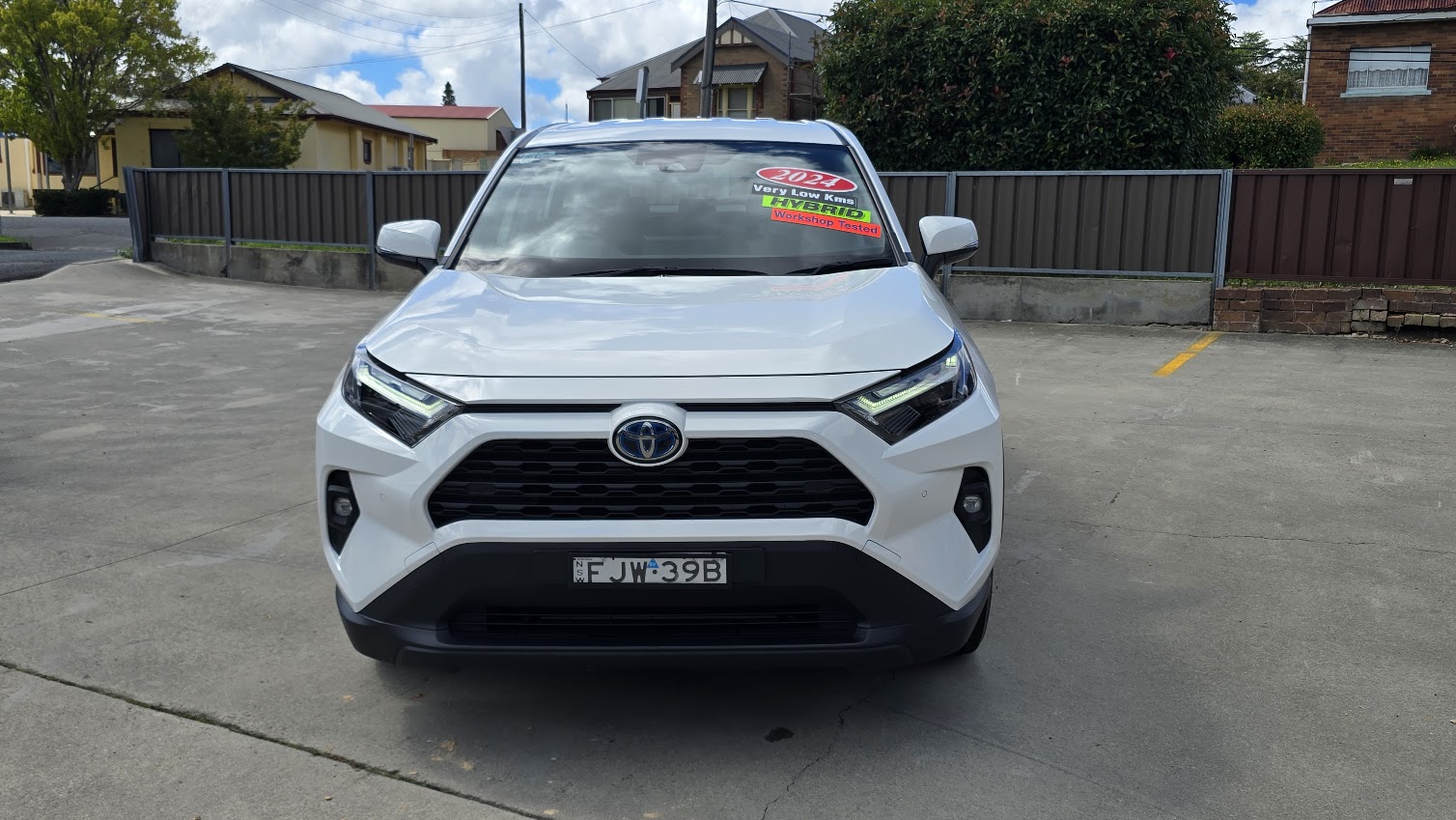 2024 Toyota Rav4 Hybrid - Image 3