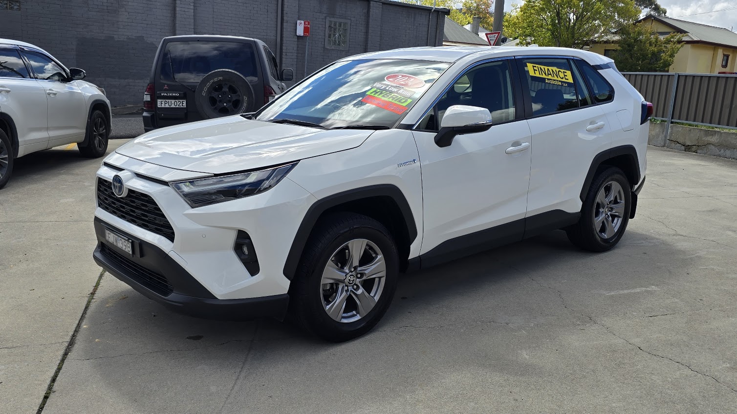 2024 Toyota Rav4 Hybrid - Image 4