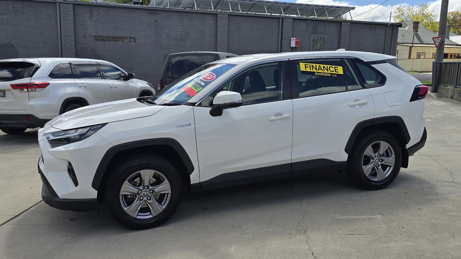 2024 Toyota Rav4 Hybrid - Image 5