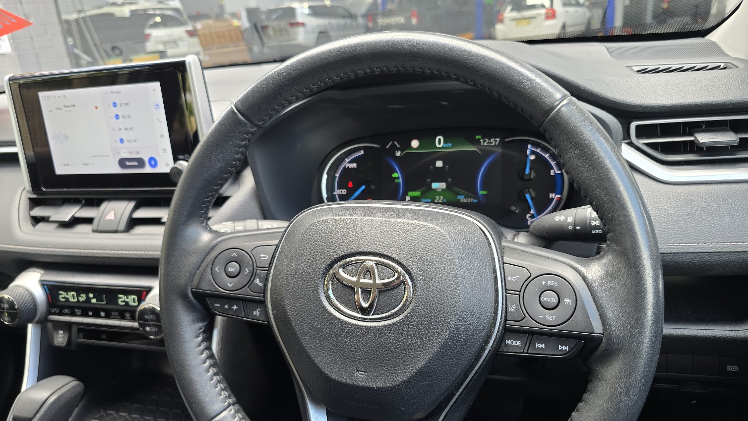 2024 Toyota Rav4 Hybrid - Image 16