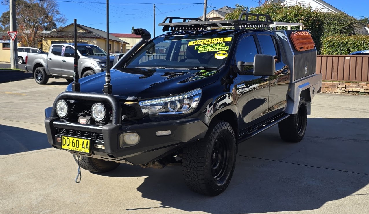 2016 Toyota Hilux - Image 11