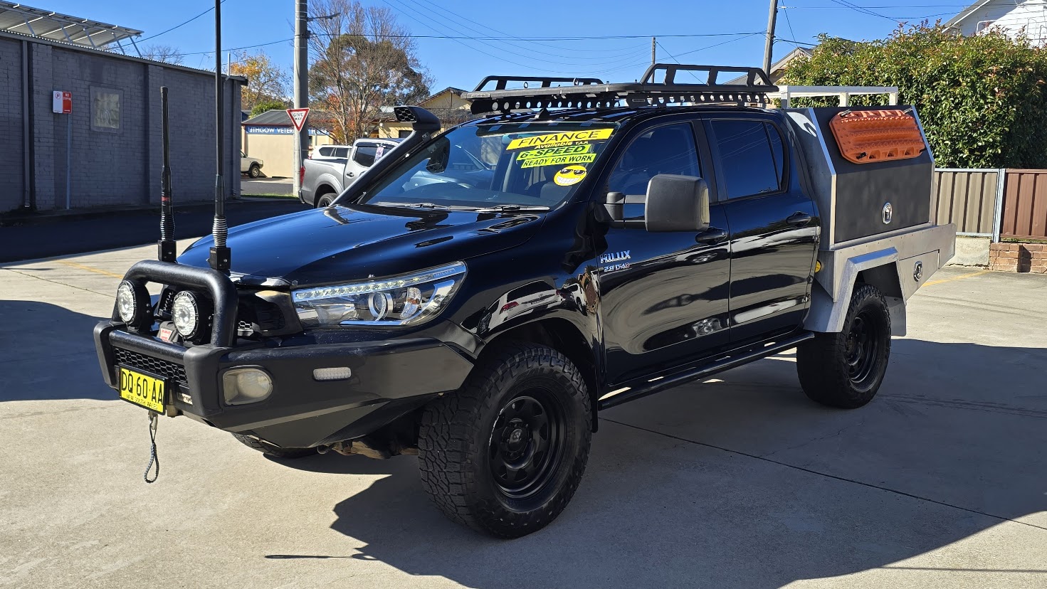 2016 Toyota Hilux - Image 12