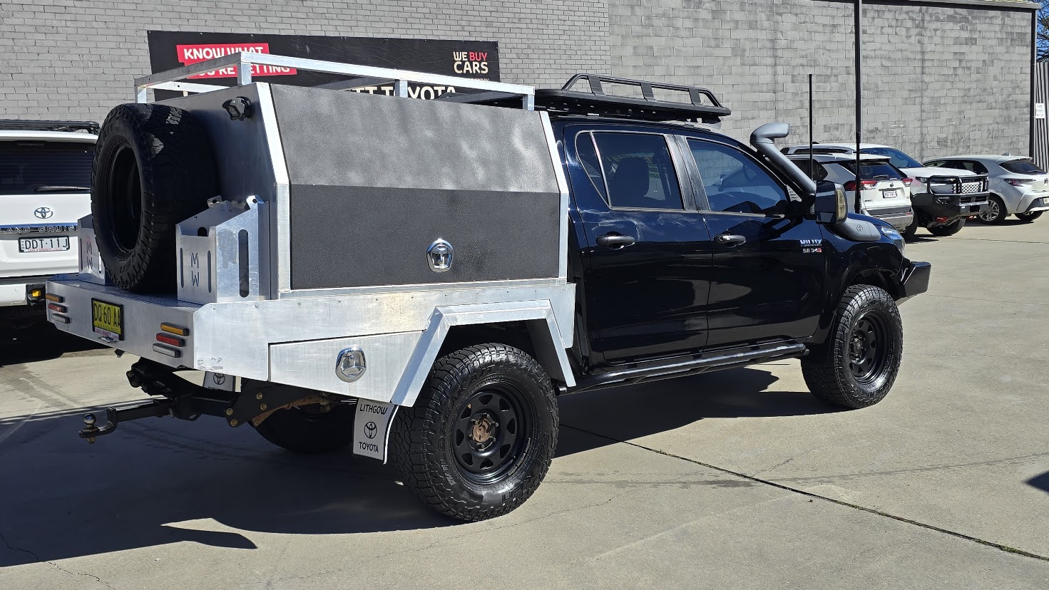 2016 Toyota Hilux - Image 15
