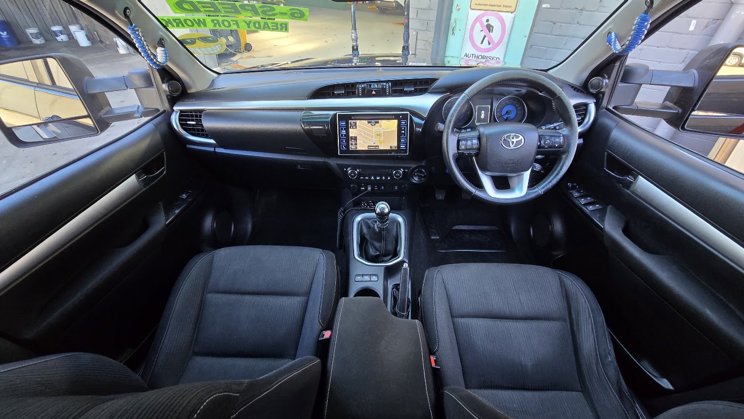 2016 Toyota Hilux - Image 17
