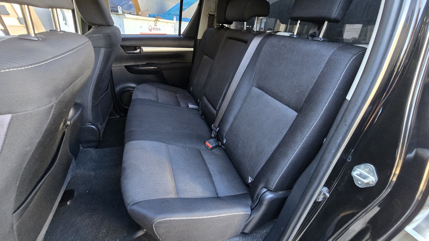 2016 Toyota Hilux - Image 18
