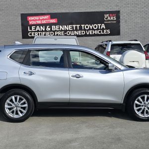 2017 NISSAN X-TRAIL