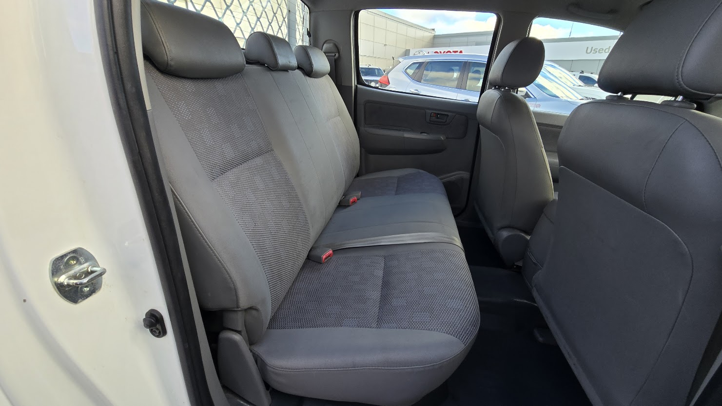 2007 Toyota Hilux - Image 16