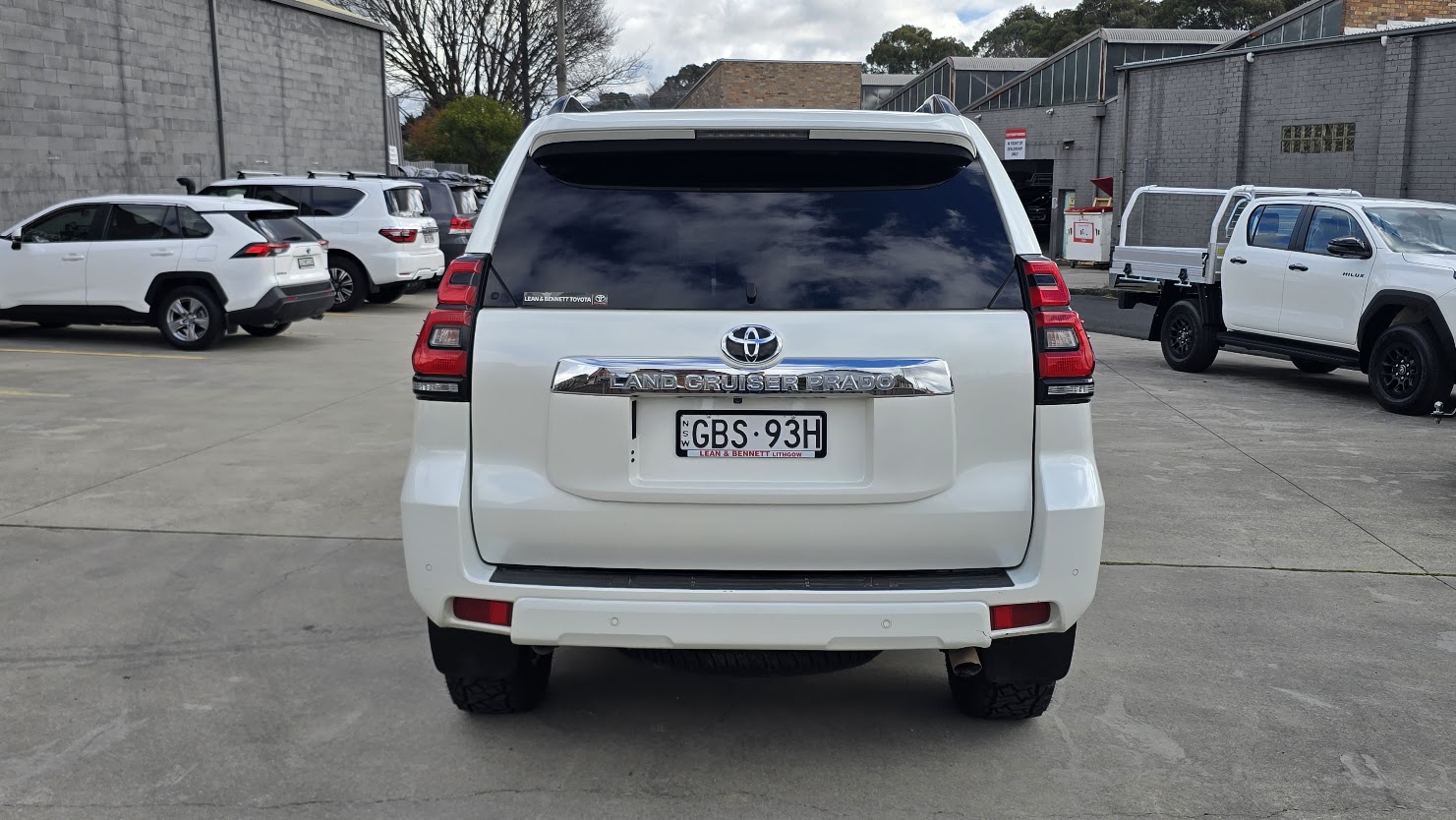2020 Toyota Prado - Image 13