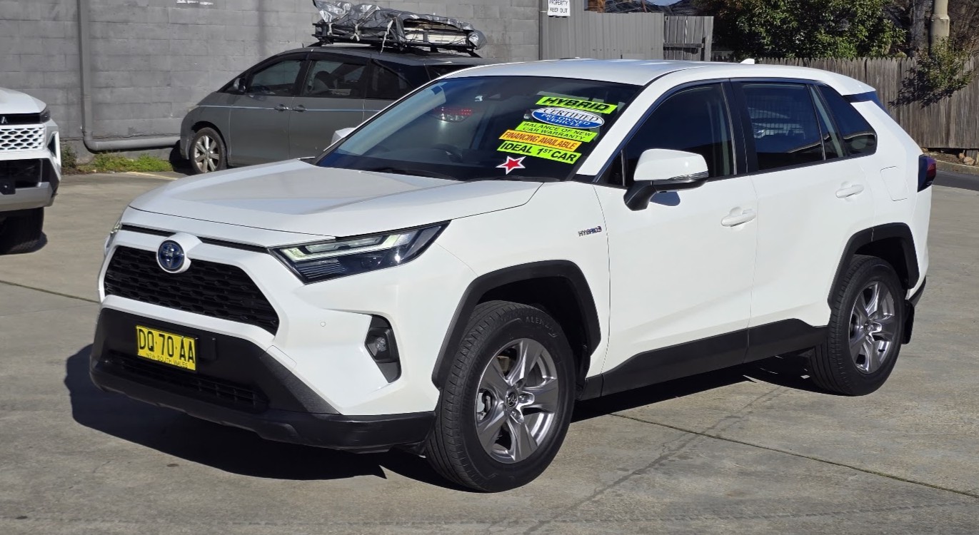 2022 Toyota Rav4 Hybrid - Image 3