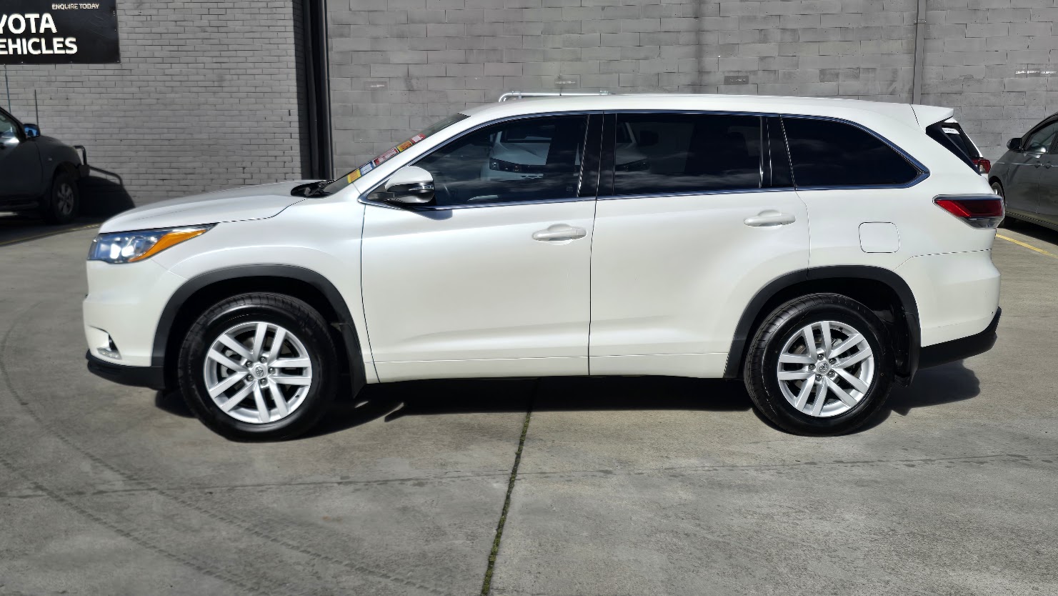 2015 Toyota Kluger - Image 12
