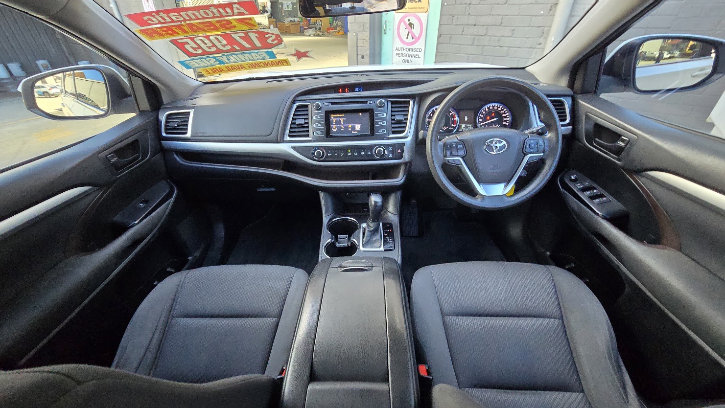 2015 Toyota Kluger - Image 2