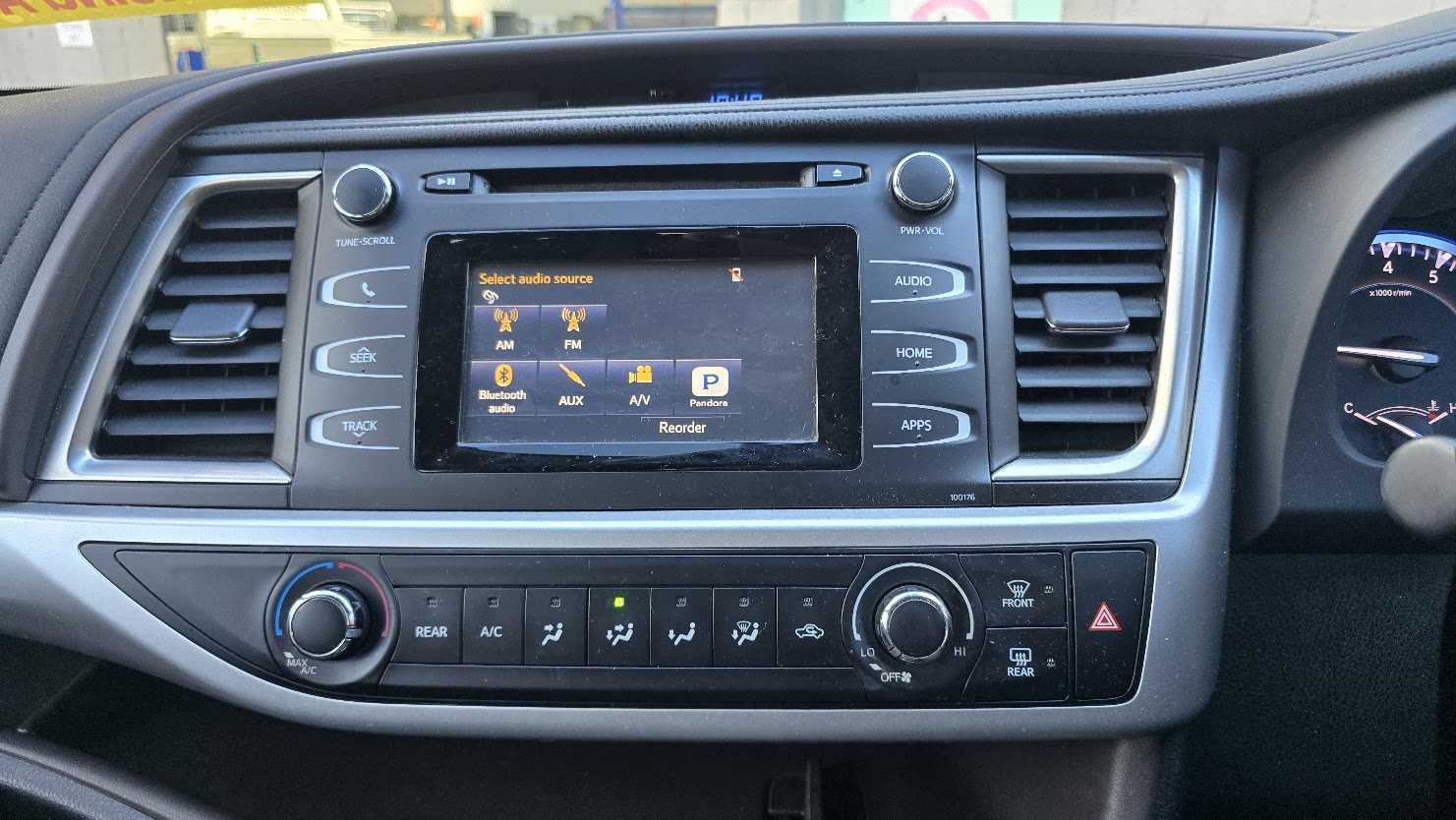 2015 Toyota Kluger - Image 20