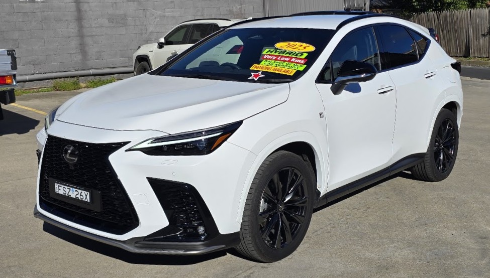 2025 Lexus NX350h - Image 3