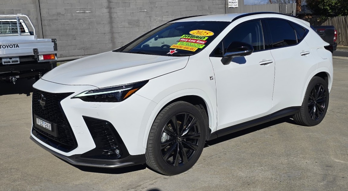 2025 Lexus NX350h - Image 5