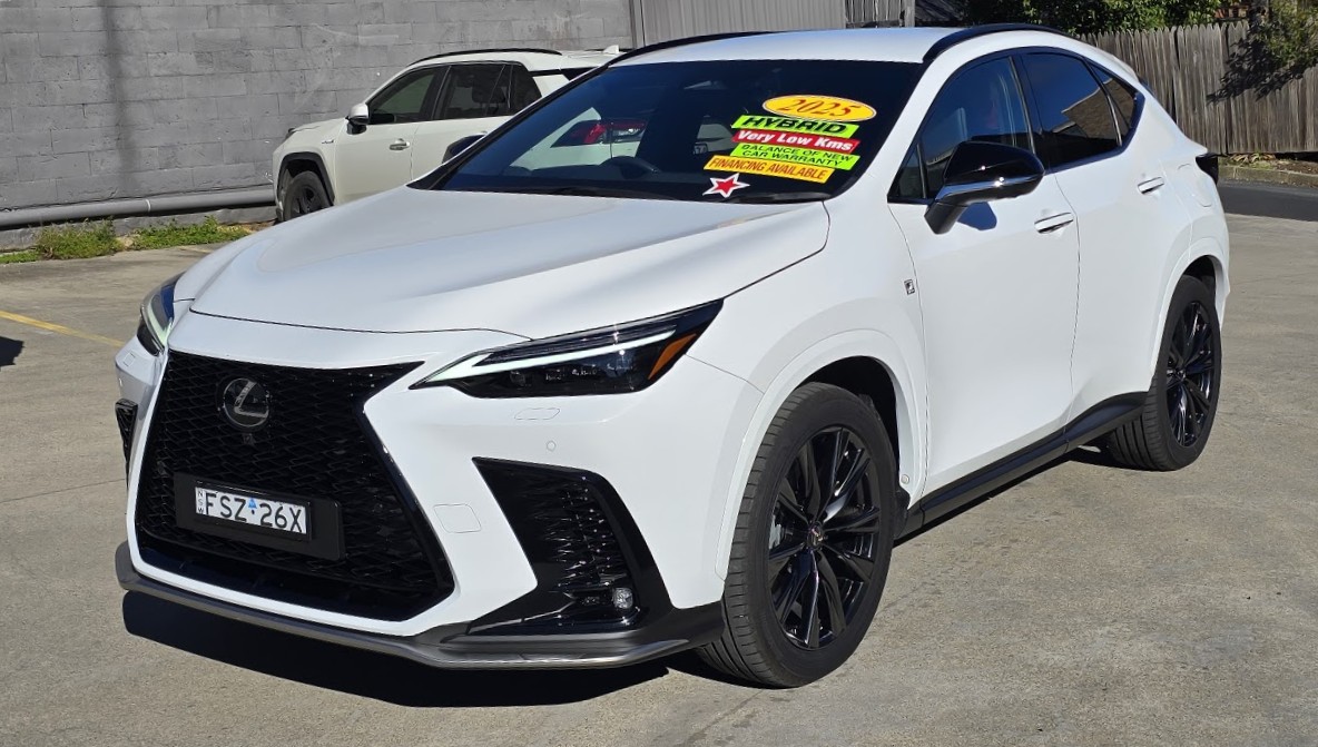 2025 Lexus NX350h - Image 8