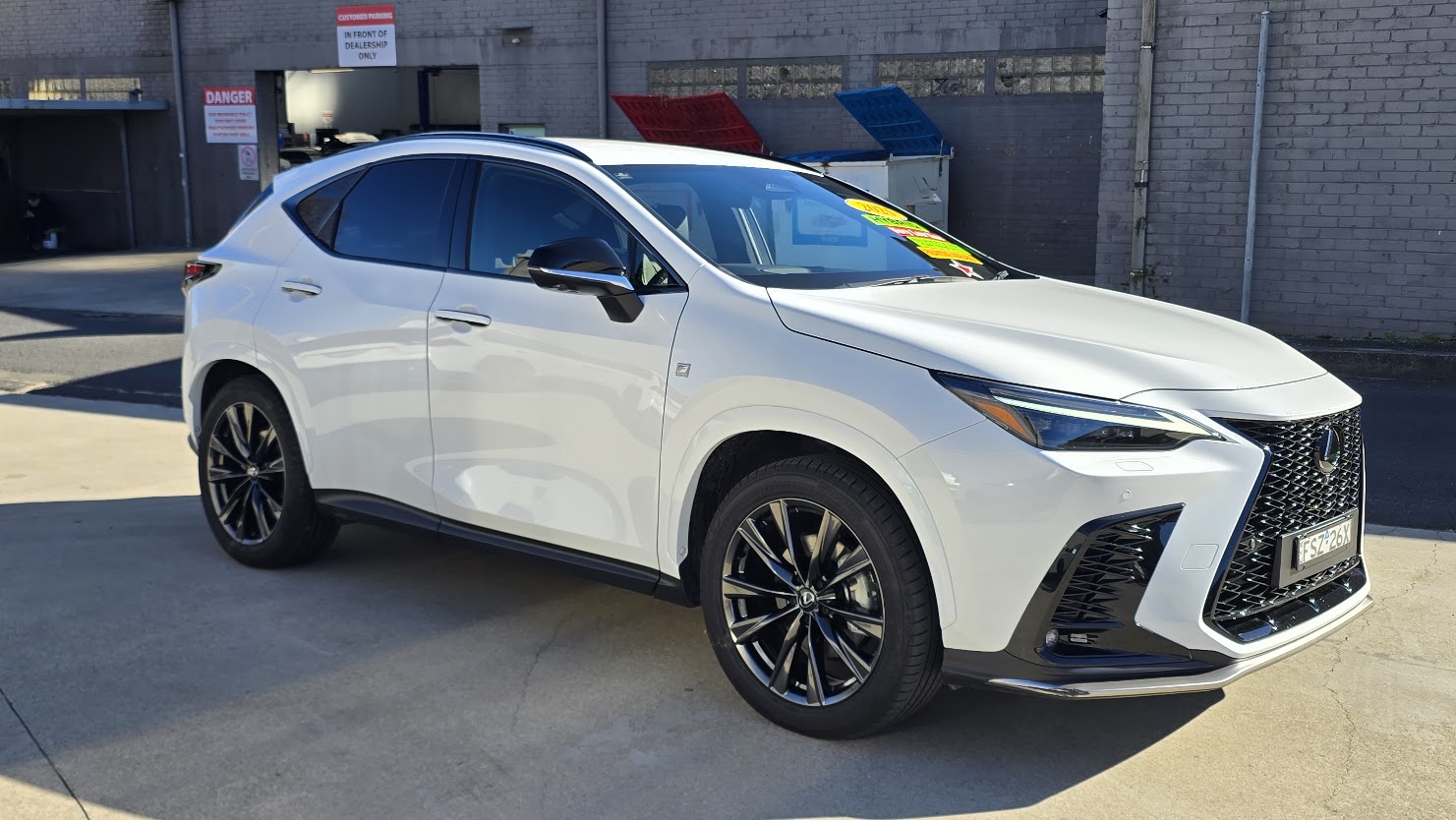 2025 Lexus NX350h - Image 12