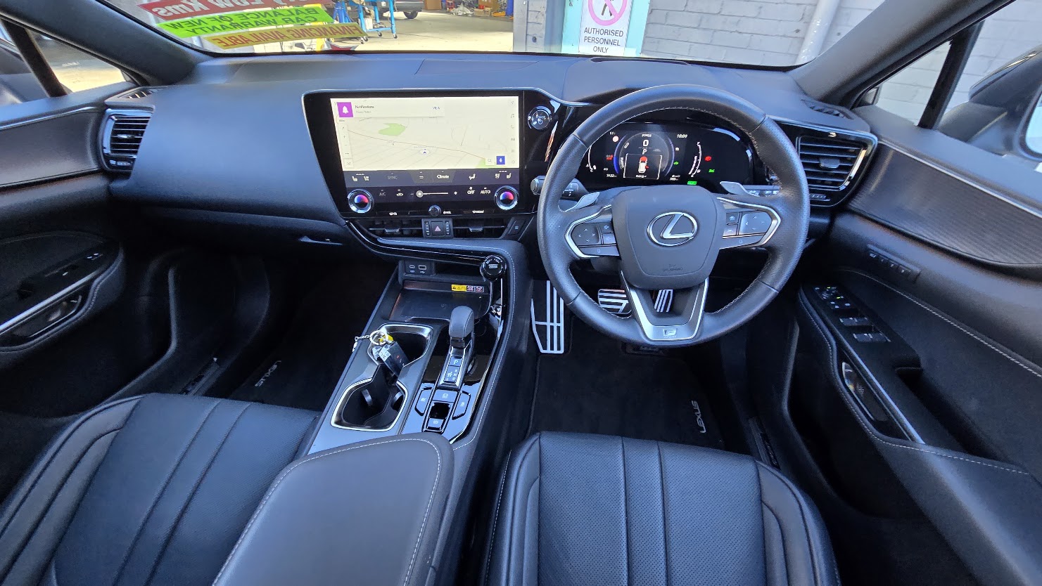 2025 Lexus NX350h - Image 18