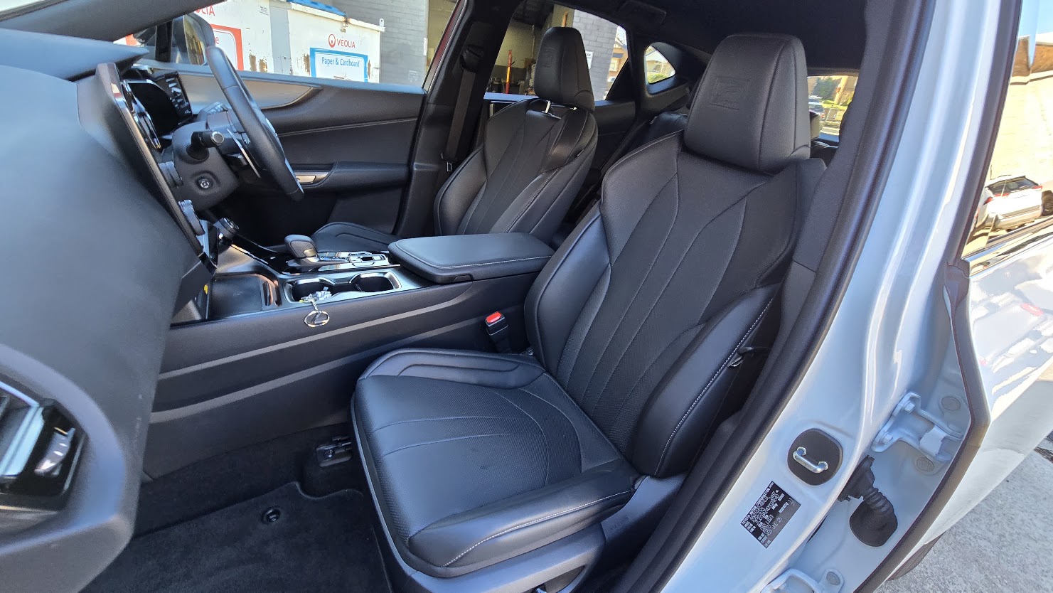2025 Lexus NX350h - Image 19