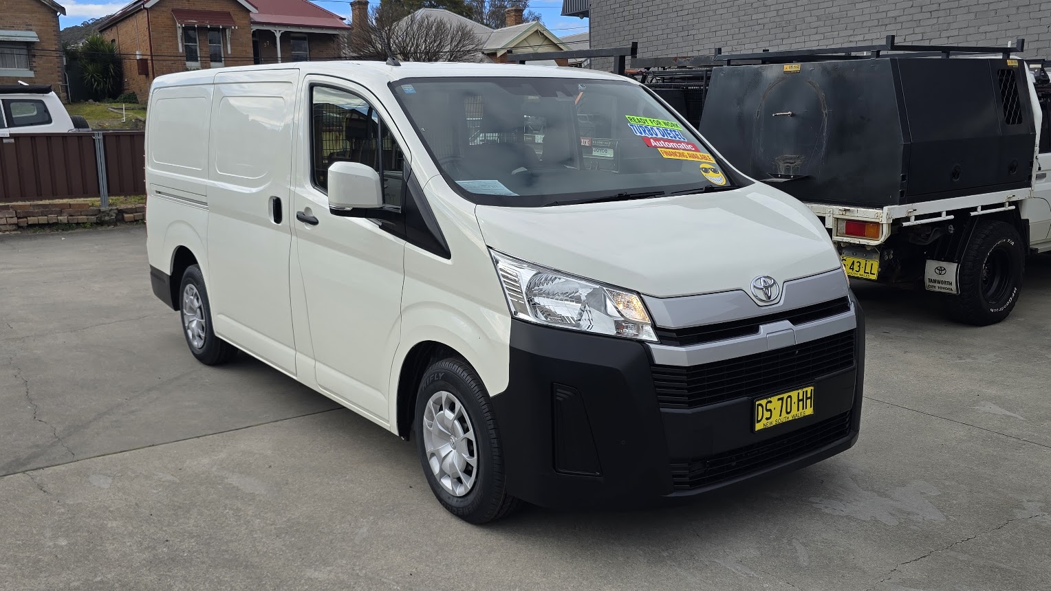 2020 Toyota Hiace - Image 4