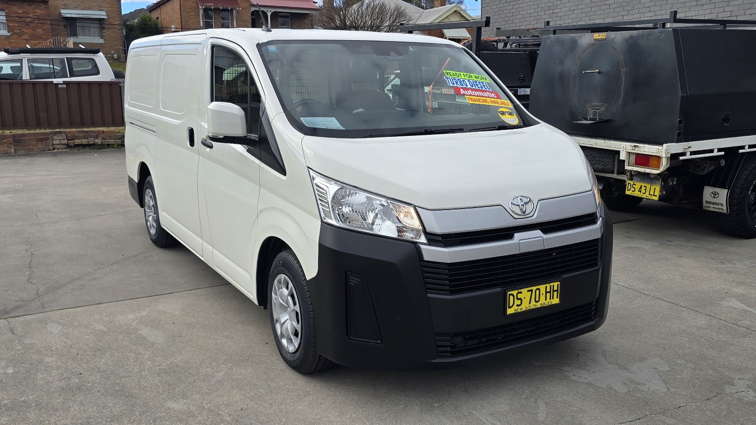 2020 Toyota Hiace - Image 5