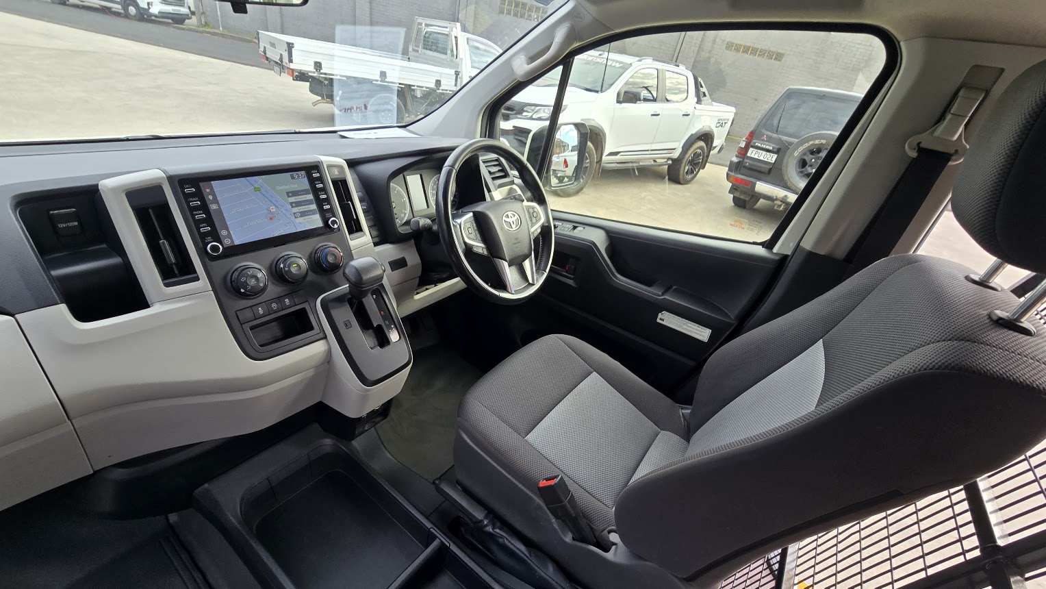 2020 Toyota Hiace - Image 16