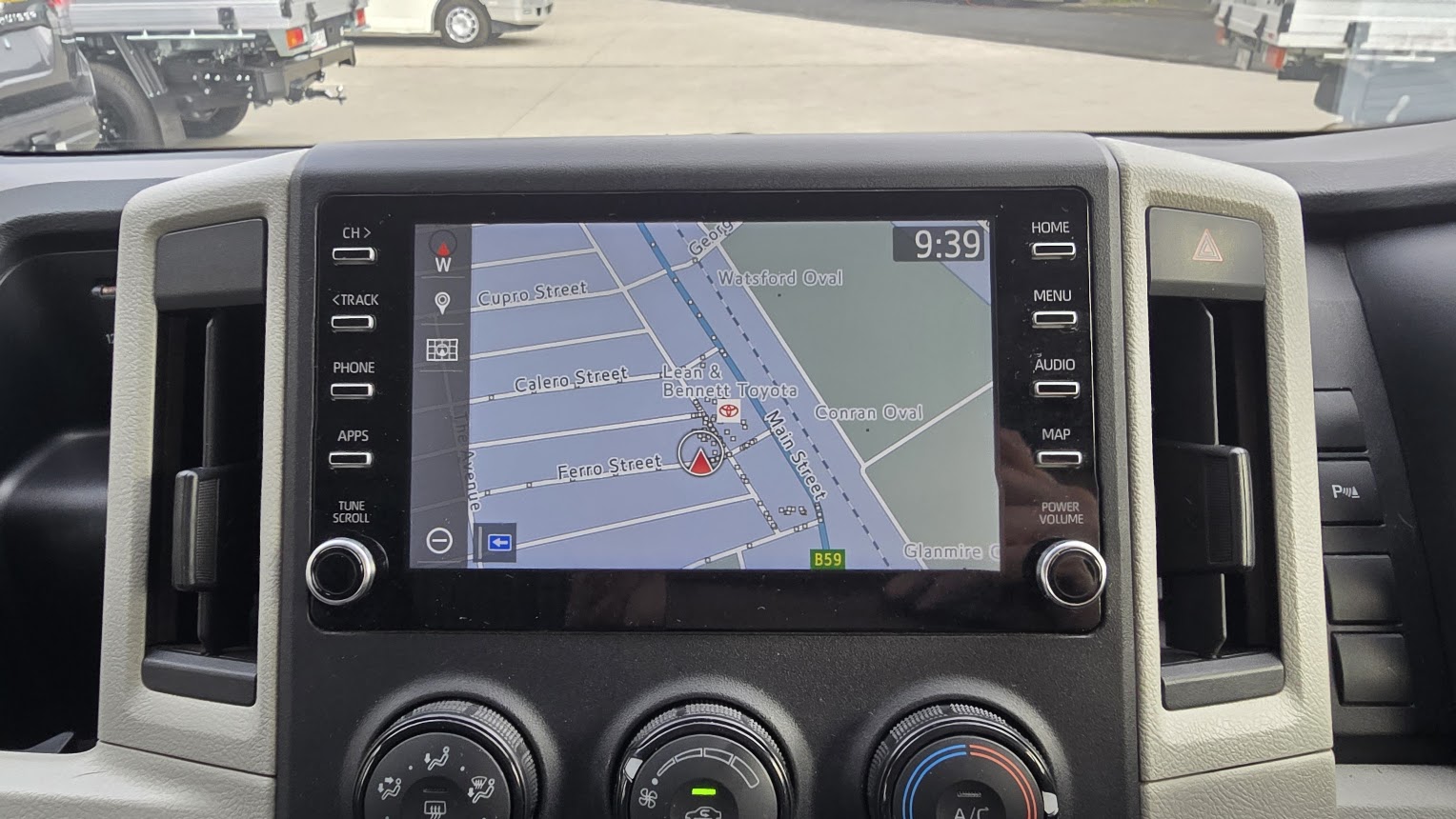 2020 Toyota Hiace - Image 21