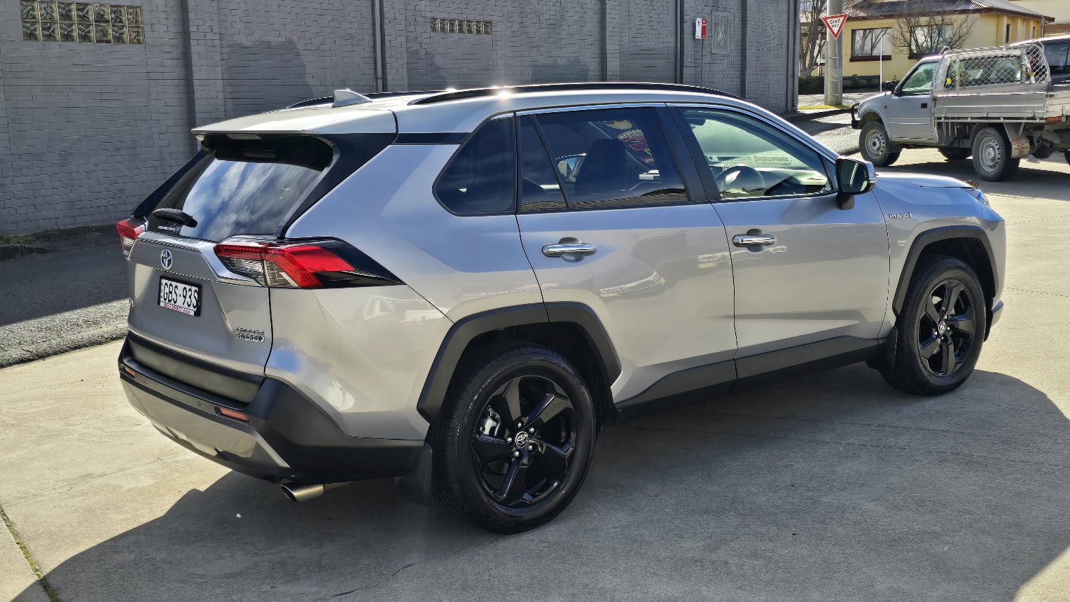 2020 Toyota Rav4 Hybrid - Image 12