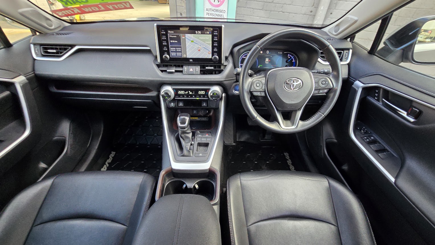 2020 Toyota Rav4 Hybrid - Image 16