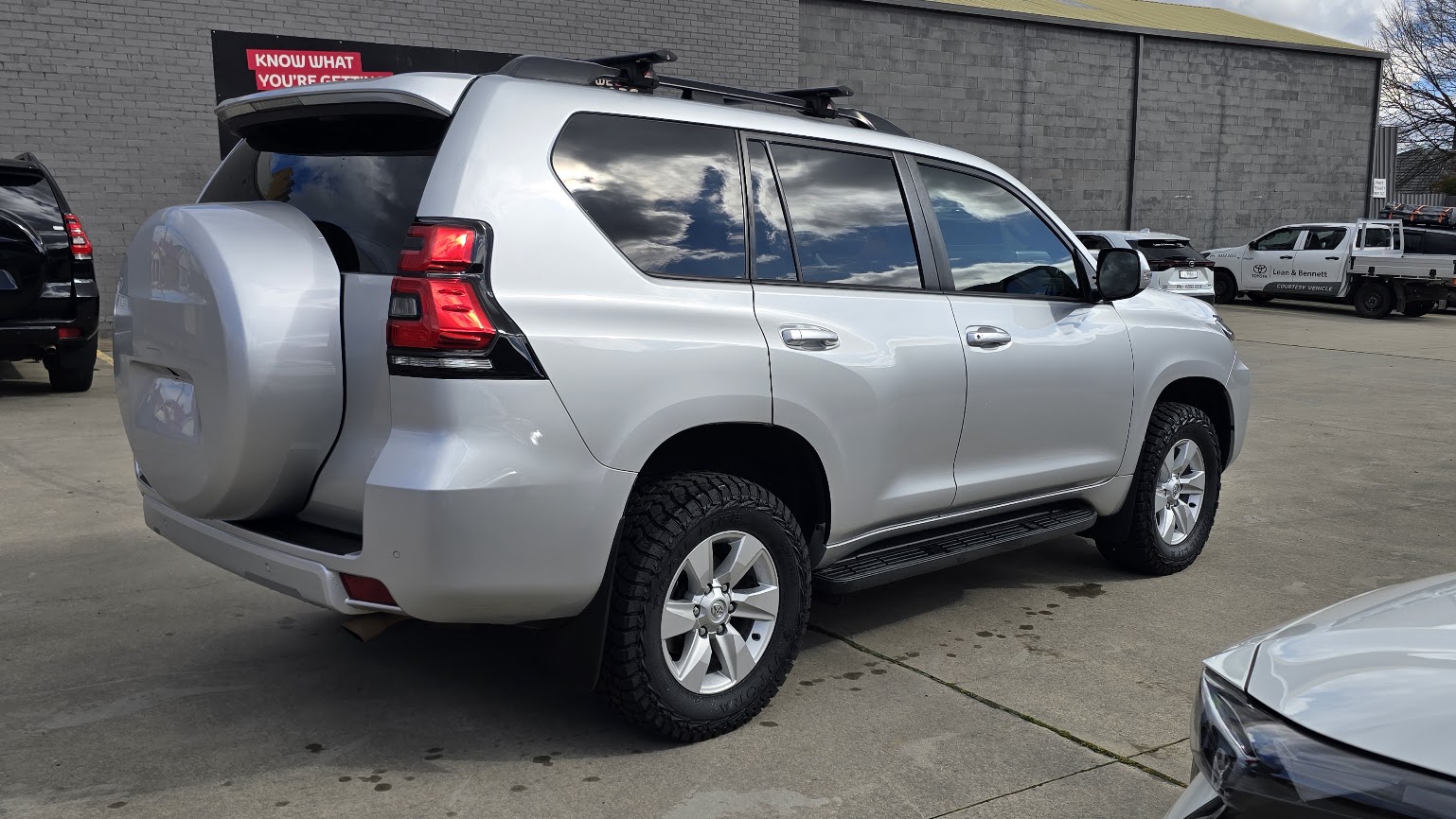 2020 Toyota Prado - Image 15