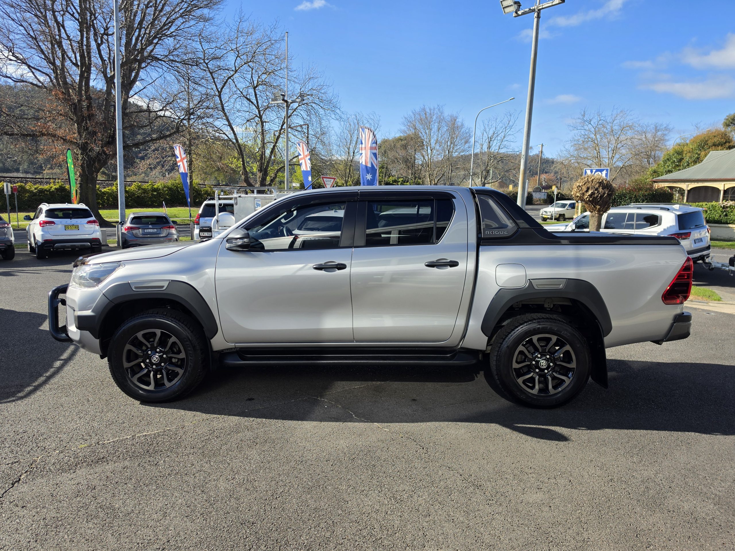 2021 Toyota Hilux - Image 18