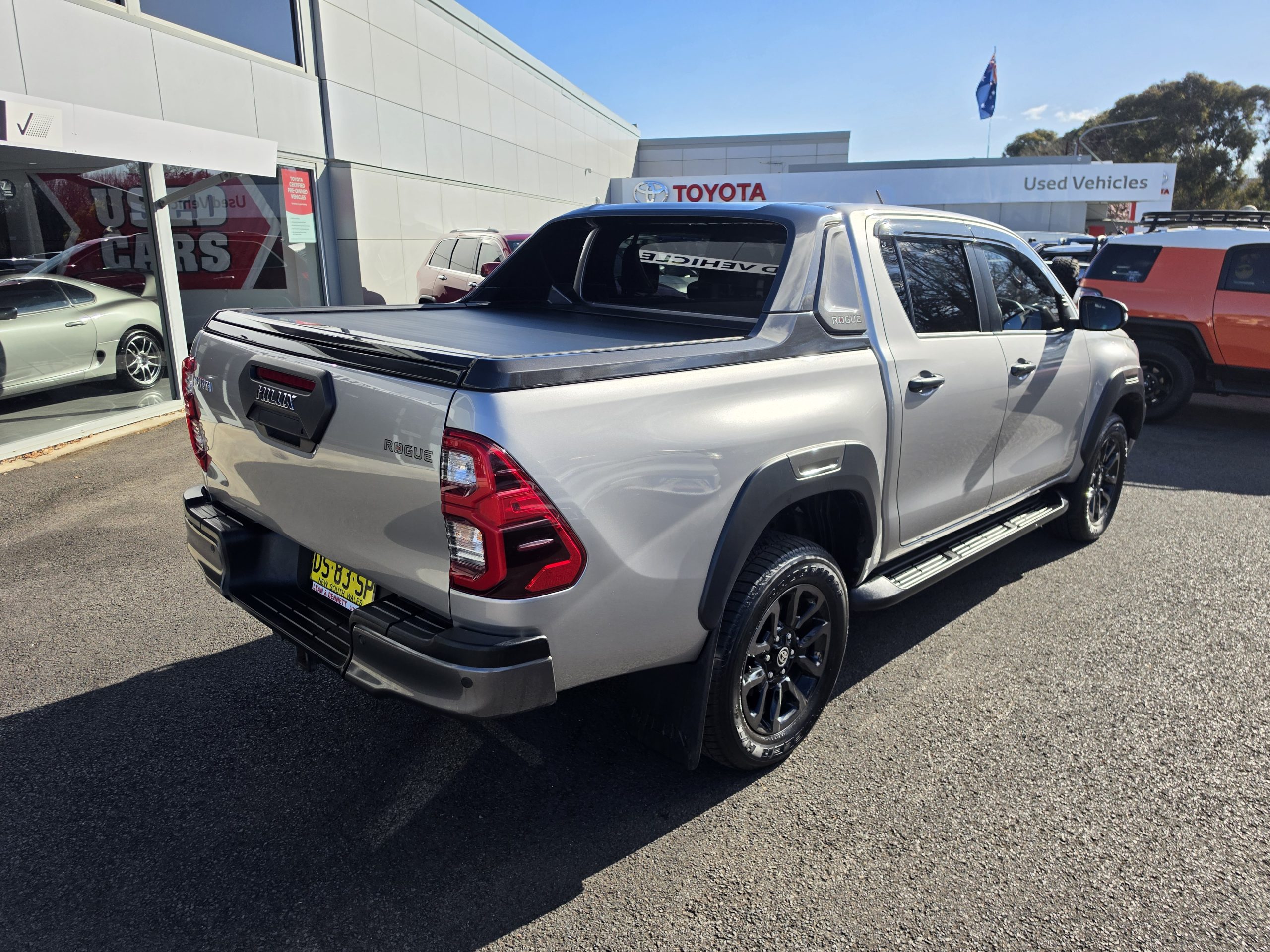 2021 Toyota Hilux - Image 3