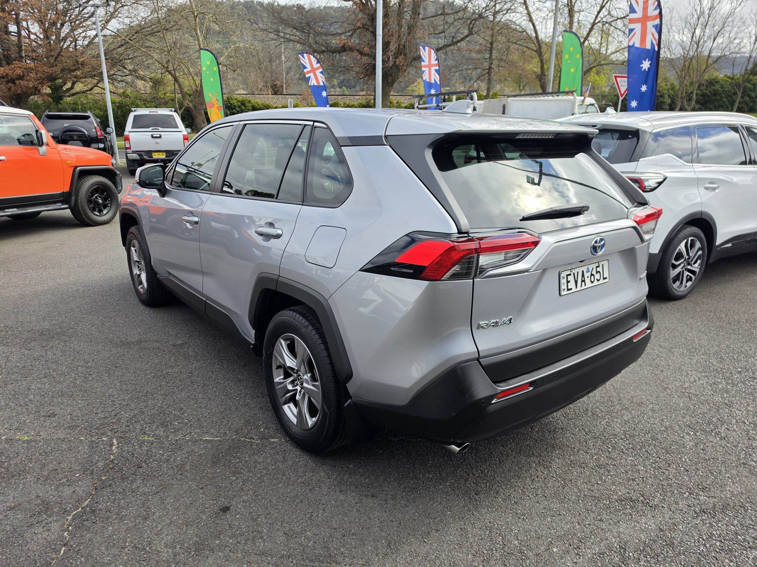 2023 Toyota Rav4 Hybrid - Image 3