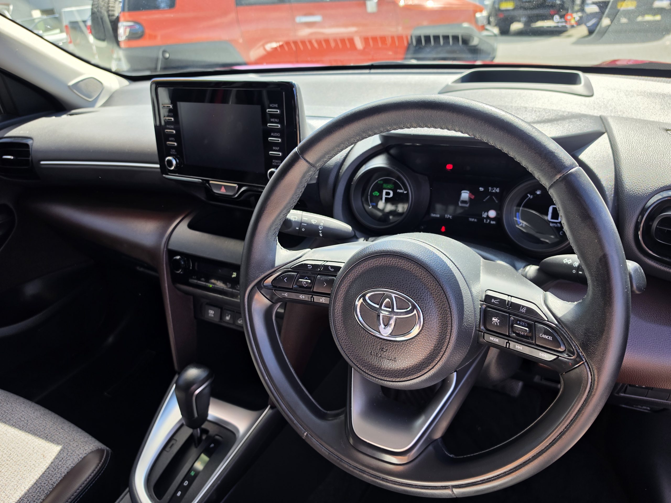 2022 Toyota Yaris Cross Hybrid - Image 11