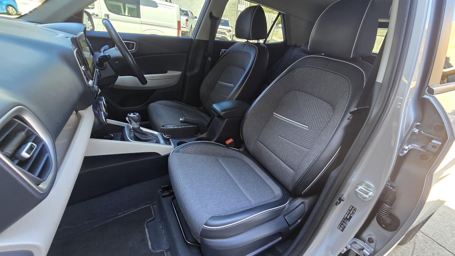 2020 Hyundai VENUE - Image 15