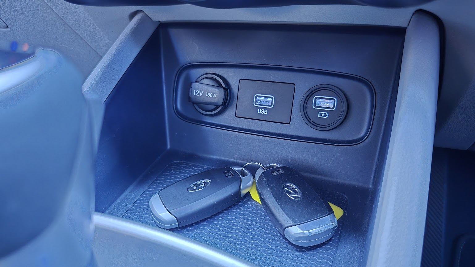 2020 Hyundai VENUE - Image 20