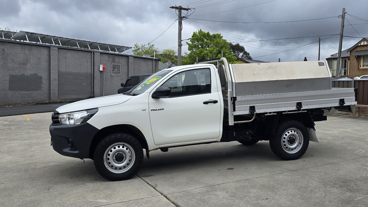 2020 Toyota Hilux - Image 11