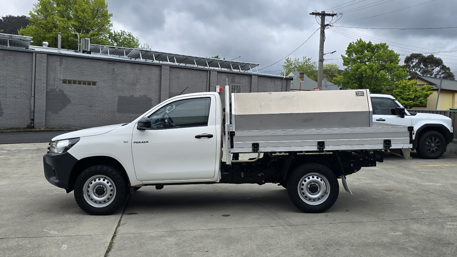 2020 Toyota Hilux - Image 12
