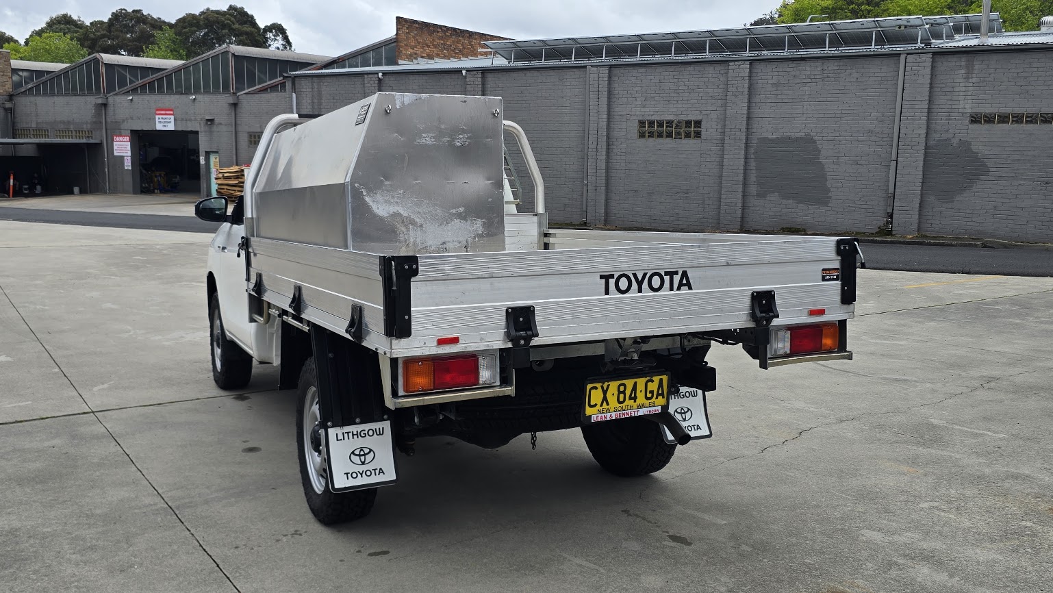 2020 Toyota Hilux - Image 14