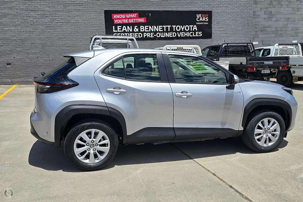 2022 Toyota Yaris Cross Hybrid - Image 10