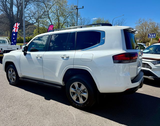 2022 Toyota LandCruiser - Image 8