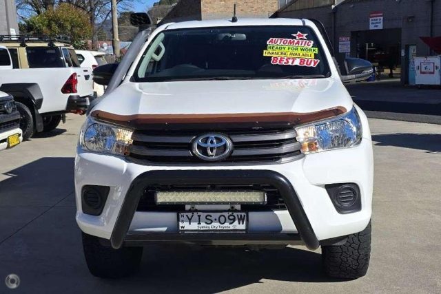 2018 Toyota Hilux - Image 3