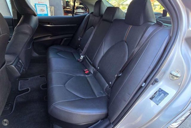 2019 Toyota Camry Hybrid - Image 8