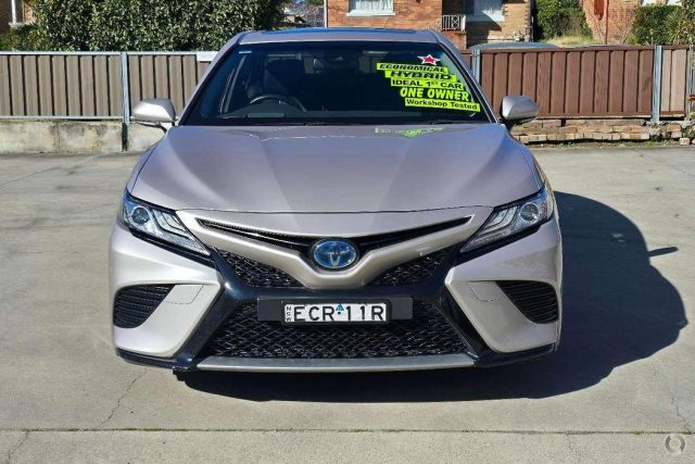 2019 Toyota Camry Hybrid - Image 9